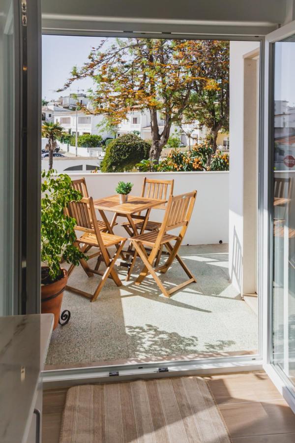 Lovely & Bright Renovated Apt. W/ Balcony In Lagos Buitenkant foto