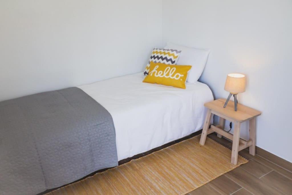Lovely & Bright Renovated Apt. W/ Balcony In Lagos Buitenkant foto