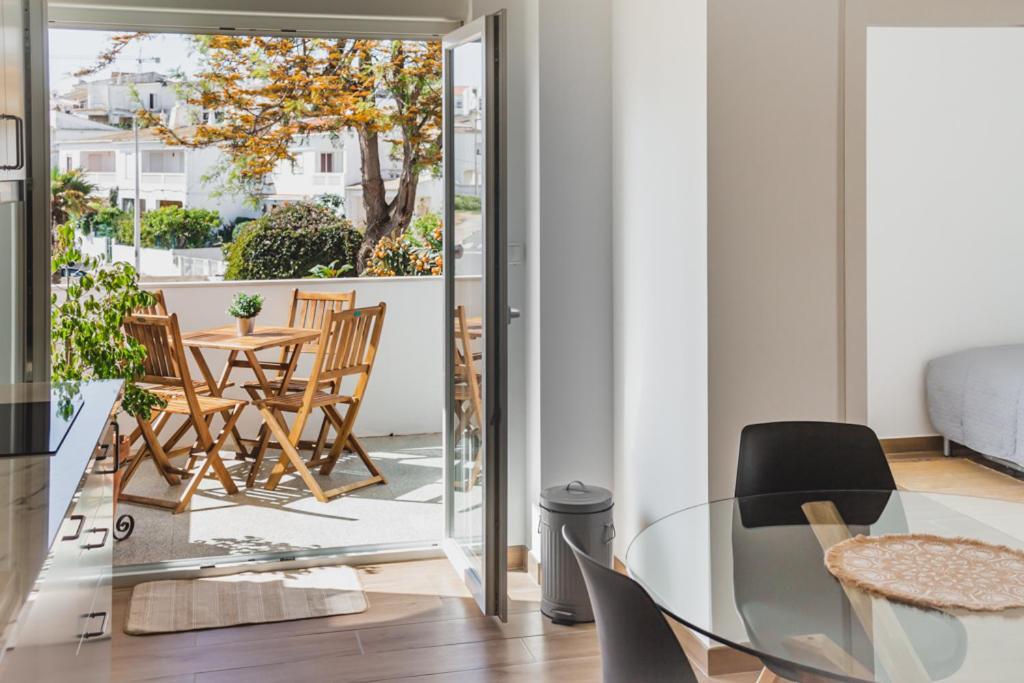 Lovely & Bright Renovated Apt. W/ Balcony In Lagos Buitenkant foto